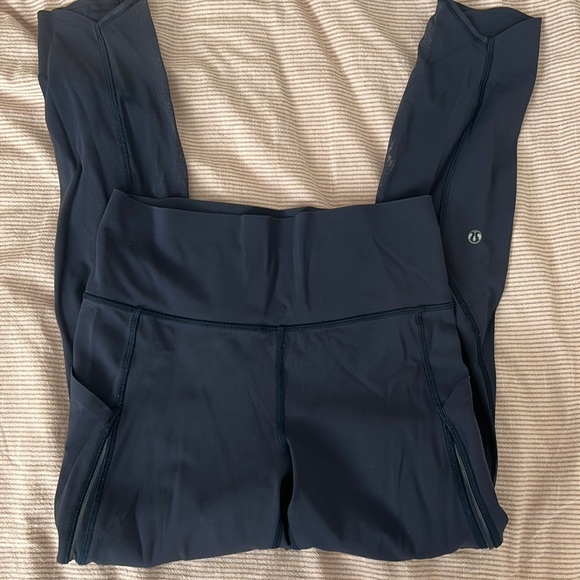 Lululemon - Mesh Legging with Pocket - Picture 1 of 2